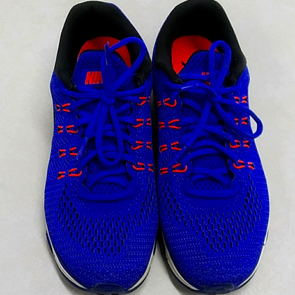 Nike RunEasy